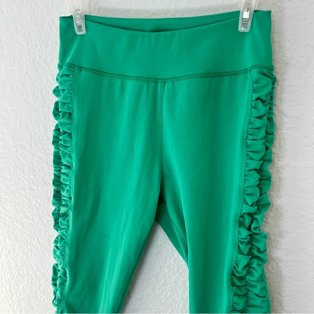 Thrive Societe T31L155 Green Ruffled Leggings Size Small - Picture 3 of 12